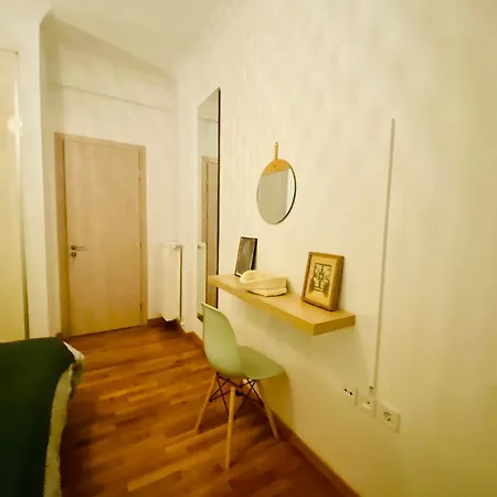 Antinoros Inn, Stylish Apartment,3' To Metro דירה