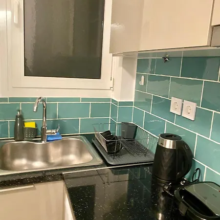 דירה Antinoros Inn, Stylish Apartment,3' To Metro